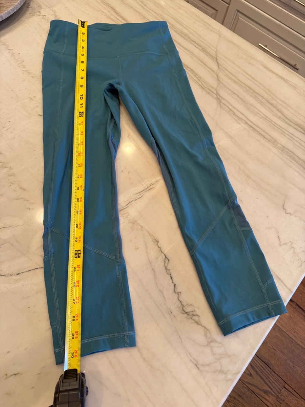 lululemon athletica women Teal Capri Leggings